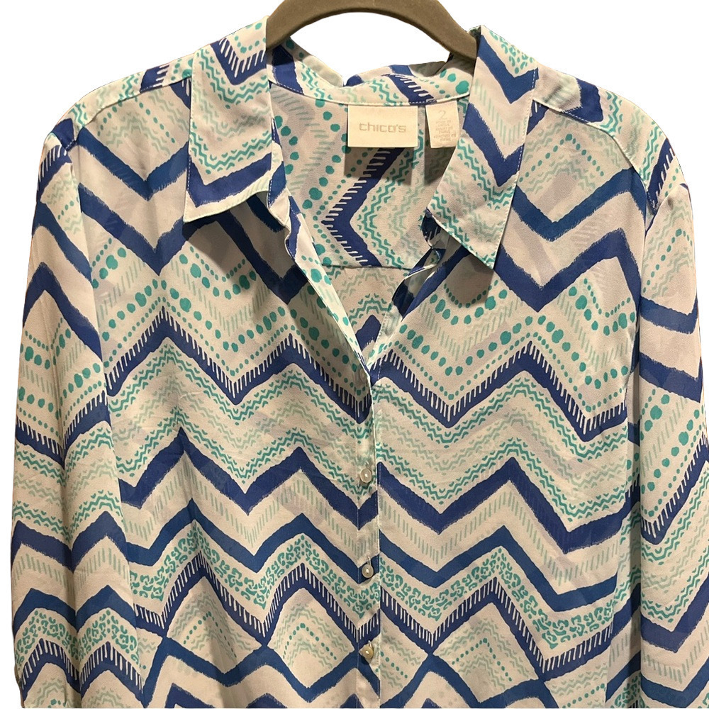 26. WOMENS CHICO’S 2/L DETAIL TOP - Picture 4 of 7